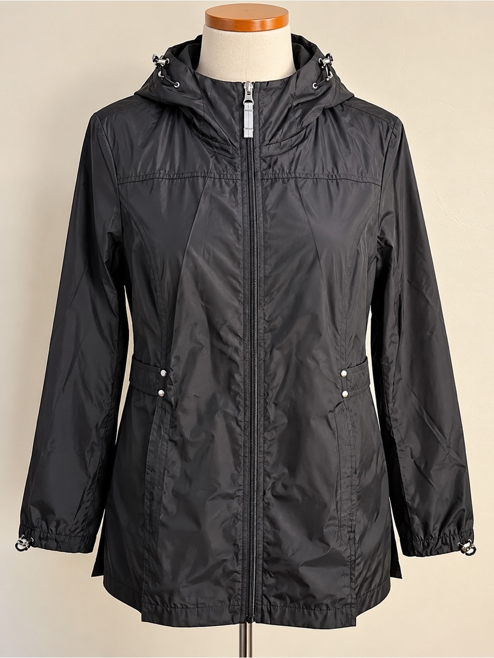 Jones New York Women’s Medium Black Hooded Lightweight Jacket Rain Windbreaker